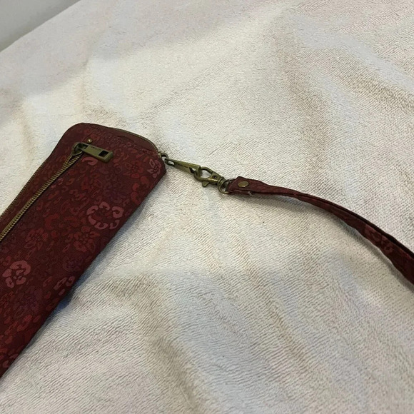 Travelon Womens Maroon Wristlet Wallet Nylon Floral Zip Accordion RFID Travel - Picture 7 of 8